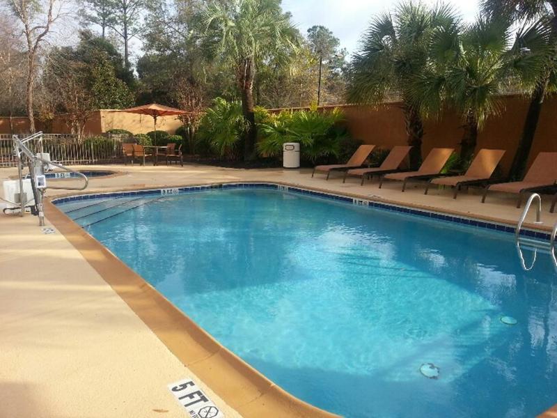 Courtyard By Marriott Valdosta Hotel Exterior photo