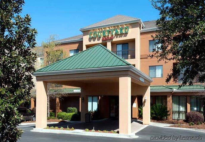 Courtyard By Marriott Valdosta Hotel Exterior photo