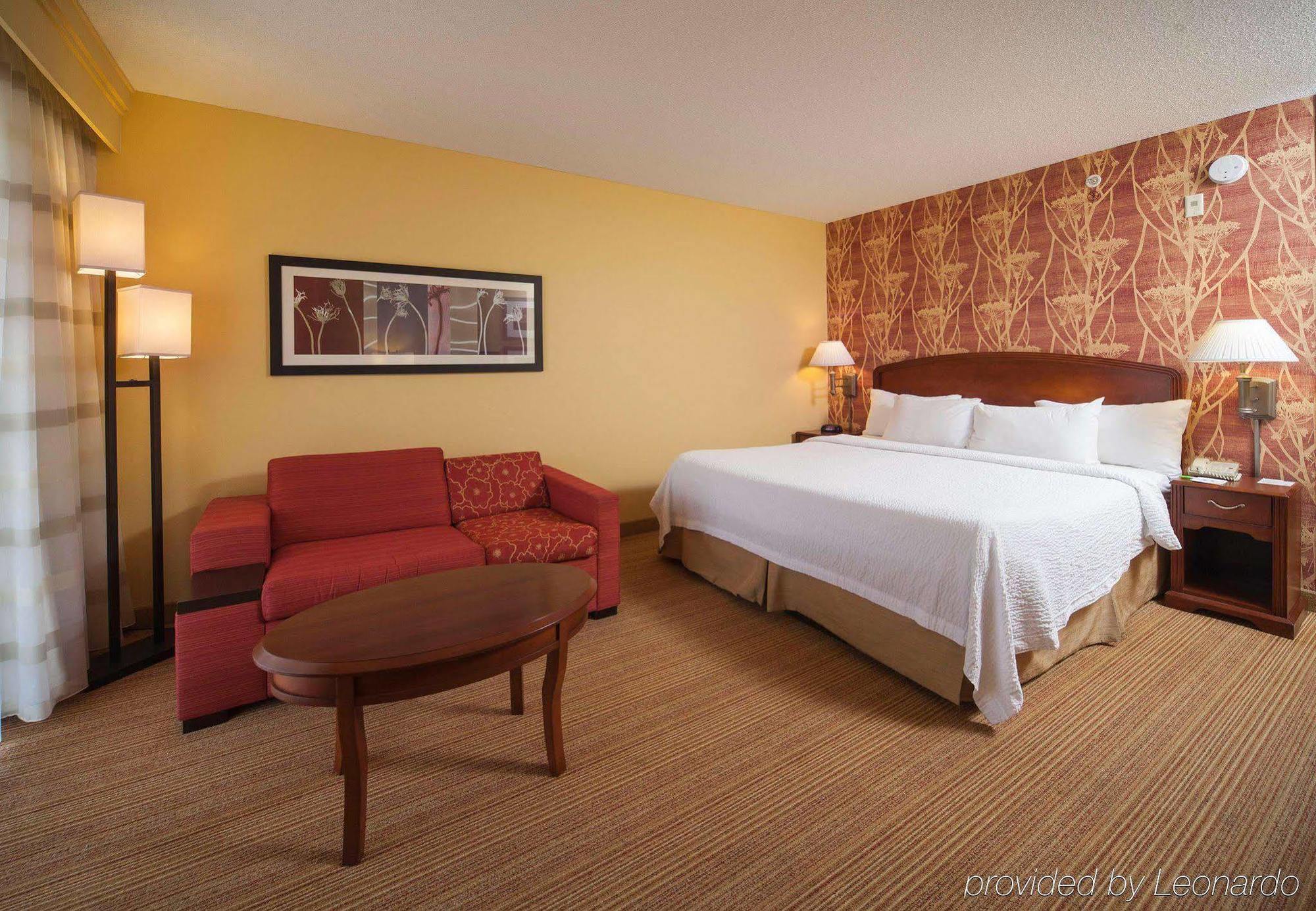 Courtyard By Marriott Valdosta Hotel Exterior photo
