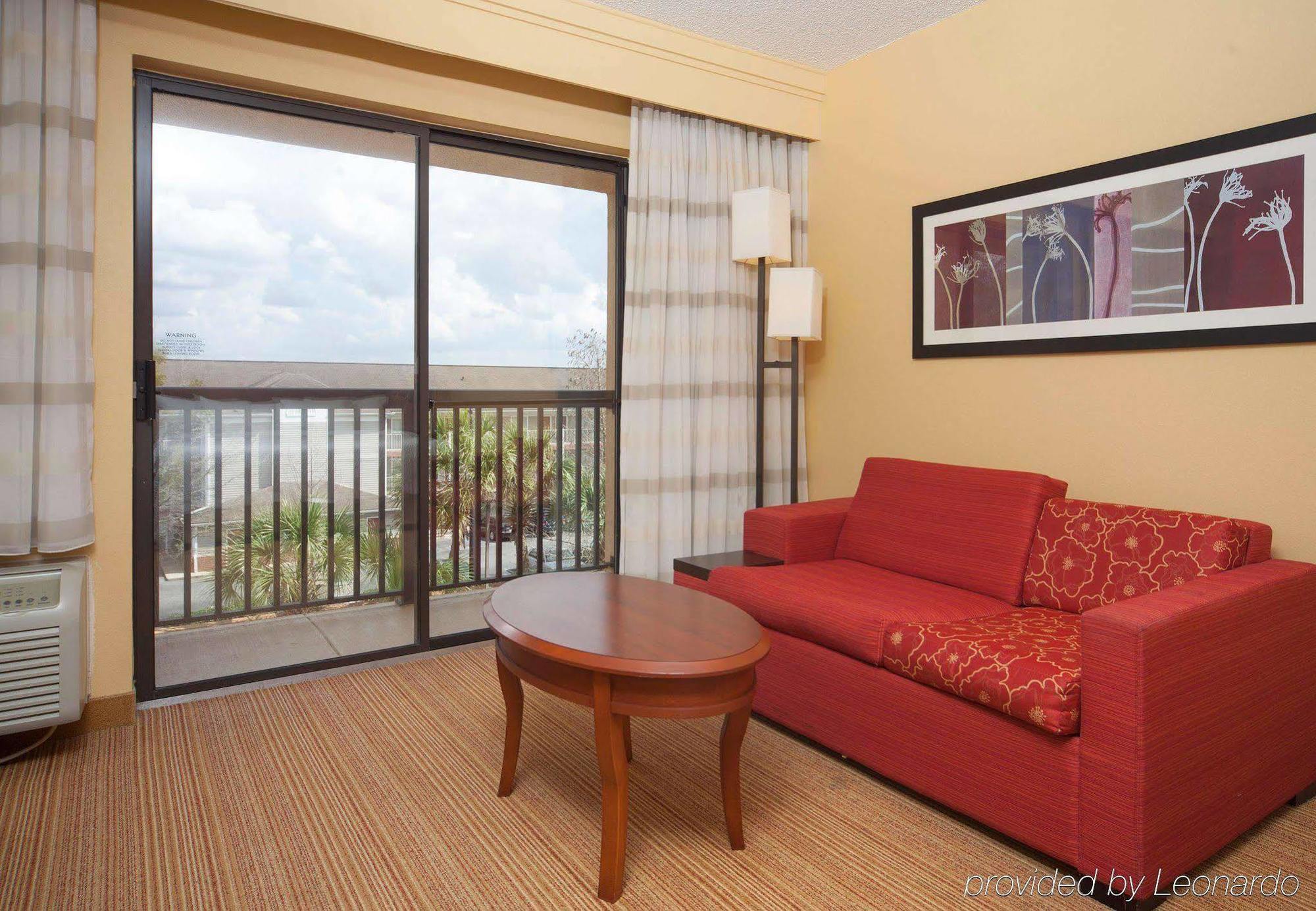 Courtyard By Marriott Valdosta Hotel Exterior photo