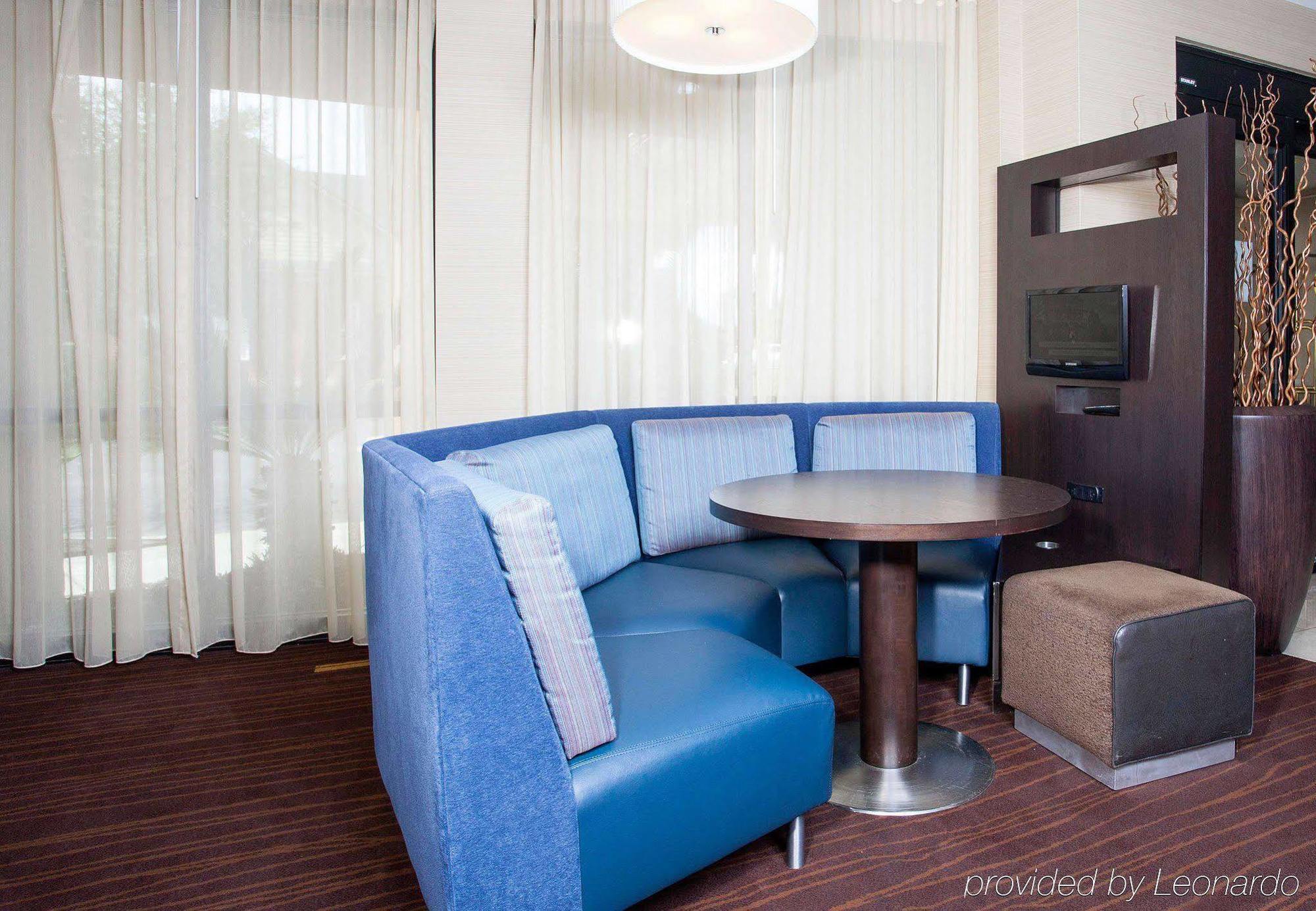Courtyard By Marriott Valdosta Hotel Exterior photo