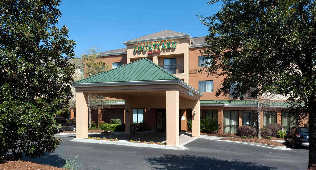 Courtyard By Marriott Valdosta Hotel Exterior photo
